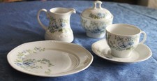 Kaffee - Service von Mitterteich Bavaria für 12 Personen, Dekor eine blaue Blume