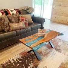 Live Edge Epoxid Tischplatte