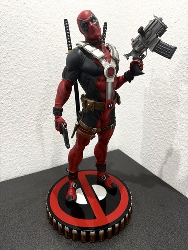 Sideshow deadpool premium - sideshow,