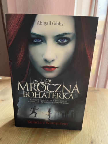 Mroczna bohaterka kolacja z - bohaterka.,