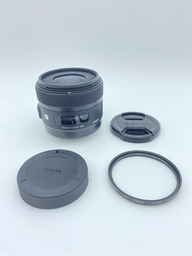 Sigma 30mm objektiv - 30mm, sa
