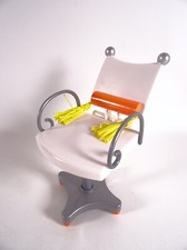 Vintage Zubehör Möbel für Bratz Modepuppe Frisör-Stuhl Barbie-Größe rar (15531)