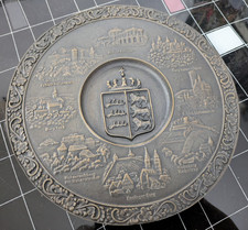 Schwerer Wappenteller Bronze