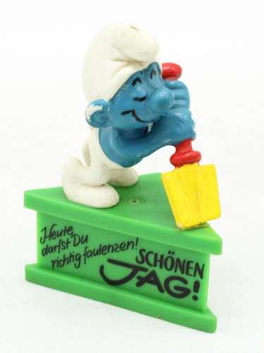 Schlumpf auf sockel - auf,