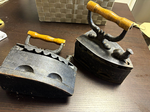 Antike metallbügeleisen - 2x,
