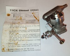 Seltener ENYA 11CX Diesel BB Schnuerle portierter Modellflugzeugmotor, 1,76cc Hubraum.