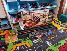 Rennbahn von Cars mit Auto