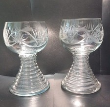 2 verschiedene Weinrömer Römergläser Trompetenfuß Geschliffen