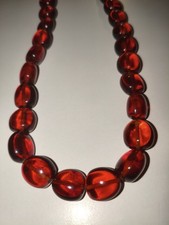 Diese handgefertigte Halskette