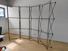 Mobiler Messestand / Set mit 2 Koffer-Theken und 2 RollUp Banner-Ständer