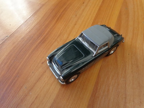 Corgi classics triumph - corgi, 1:43