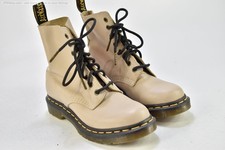 Dr. Martens Pascal Damen