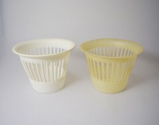 2 x DDR Übertöpfe Plastik