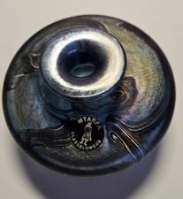 alte irisierende Glasvase Marke Mtarfa Glasblowers mit Signatur