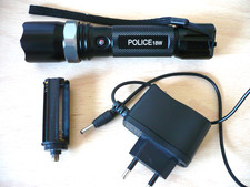 LED Taschenlampe POLICE 18W mit  1 Stück 3,7 V Li-Ionen Akku