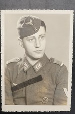 Foto Wk2 Feldwebel Luftwaffe Sport Abzeichen Orden Schulterklappe Mütze Winkel