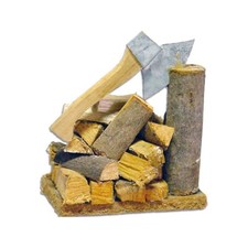 Hackstock mit Axt und