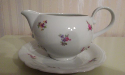 Sauciere mit unterteller - mit,