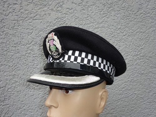 Brit schott police - /,