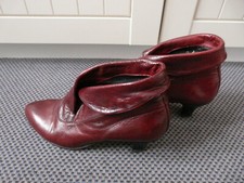 *** Stiefeletten,  Gr. 39 Leder,  ausgefallenes Design, weinrot, kl. Absatz ***
