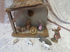 Weihnachtskrippe komplett - Stall mit 11cm Figuren bunt