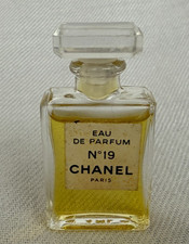 Chanel – N°19 – Eau de
