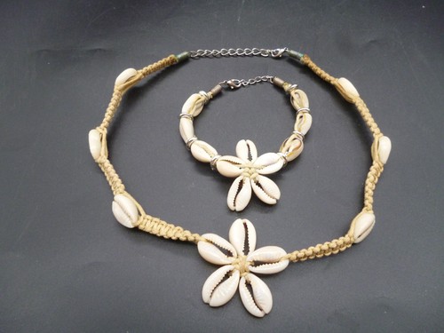 Muschel halskette und armband - und,