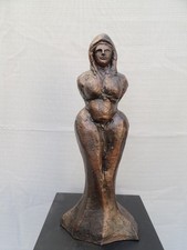 Skulptur aus Keramik