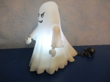 6042 Gespenst beleuchtet