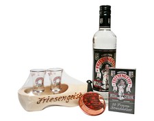 BEHN Friesengeist 56% 0,5 l Liter 2 Gläser im Holzschuh Pfännchen Streichhölzer