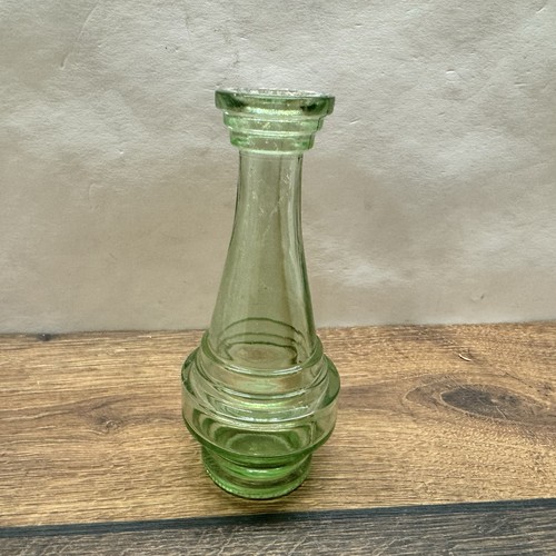 Glas vase grün - vase, pressglas