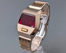 SEIKO ALBA AKA W670-4000 Gold Darth Vader Digital Quarz Herrenuhr Vintage