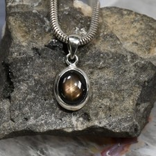 Schwarzer Stern Saphir Anhänger, 925er Silber, Edelsteinanhänger (15582)