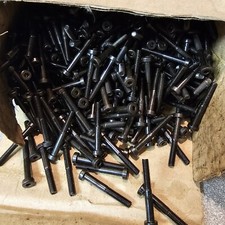 DIN 7984 8.8 schwarz M4 x 70 niedriger Zylinderkopf 50 Stück