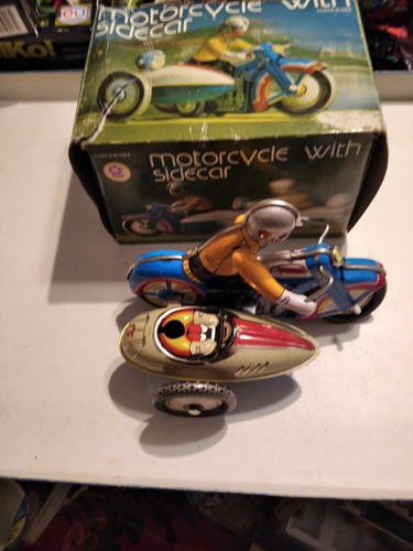 Motorrad mit beiwagen - beiwagen, aus