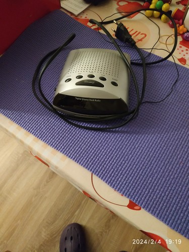 Radiowecker silber halbrund - fm,