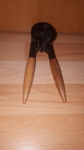 Nussknacker metall holz - nussknacker,