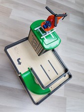 Playtive Parkhaus, Ausbauset zur Holzeisenbahn mit Aufzug, Heli und Figur