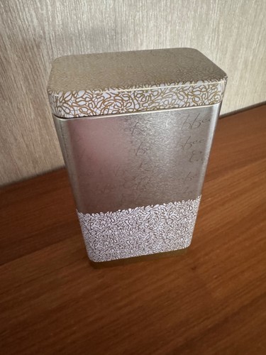 ältere silber goldfarbene - Ältere, silber-goldfarbene
