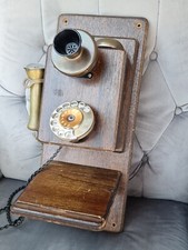 altes Wandtelefon antik Telefon mit Wählscheibe