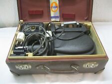 Alter Leitz Diaprojektor mit Netzgerät, in Vintage-Koffer