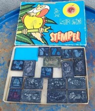 DDR VEB Famos Leipzig Stempelspiel mit 18 Stempel und Stempelkissen