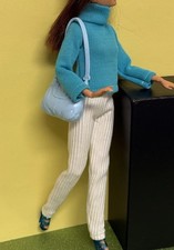 Barbie City Kleidung Fashion Rollkragenpullover, Hose, Schuhe, Mütze, Tasche