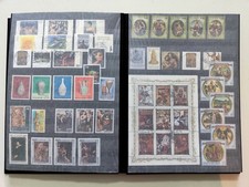 Große Sonderkollektion *Kunstobjekte* mit 42 ausgewählten Briefmarken + 1 Block