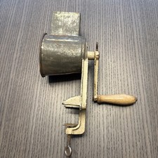 alte Reibe Küchenreibe