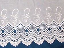 sekt farb. dicht bestickte