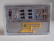 Preiser Wartende Haltestelle Sitzbank Zubehör Straßenbahn 10706 H0 1:87 OVP 4Fig