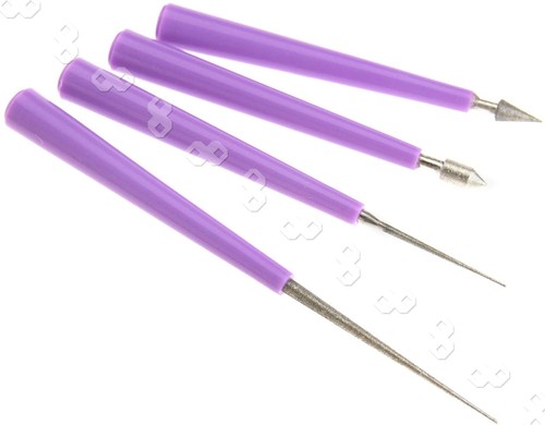 Ein satz von - 4, diamantspitzen