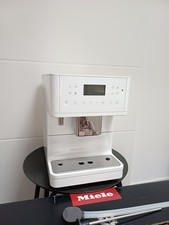 Kaffeevollautomat MIELE CM6 Lotosweiß