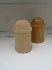 Salz- und Pfefferstreuer Holz  / Vollholz / UVP 29,90 Euro